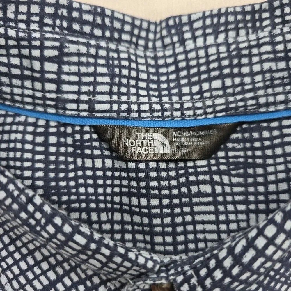 The North Face, Short Sleeve Button up Shirt, Geometric grid pattern, size Large